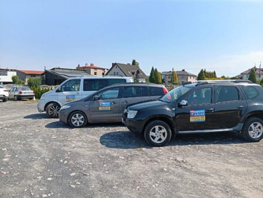 Widok na plac parkingowy Parking Galax